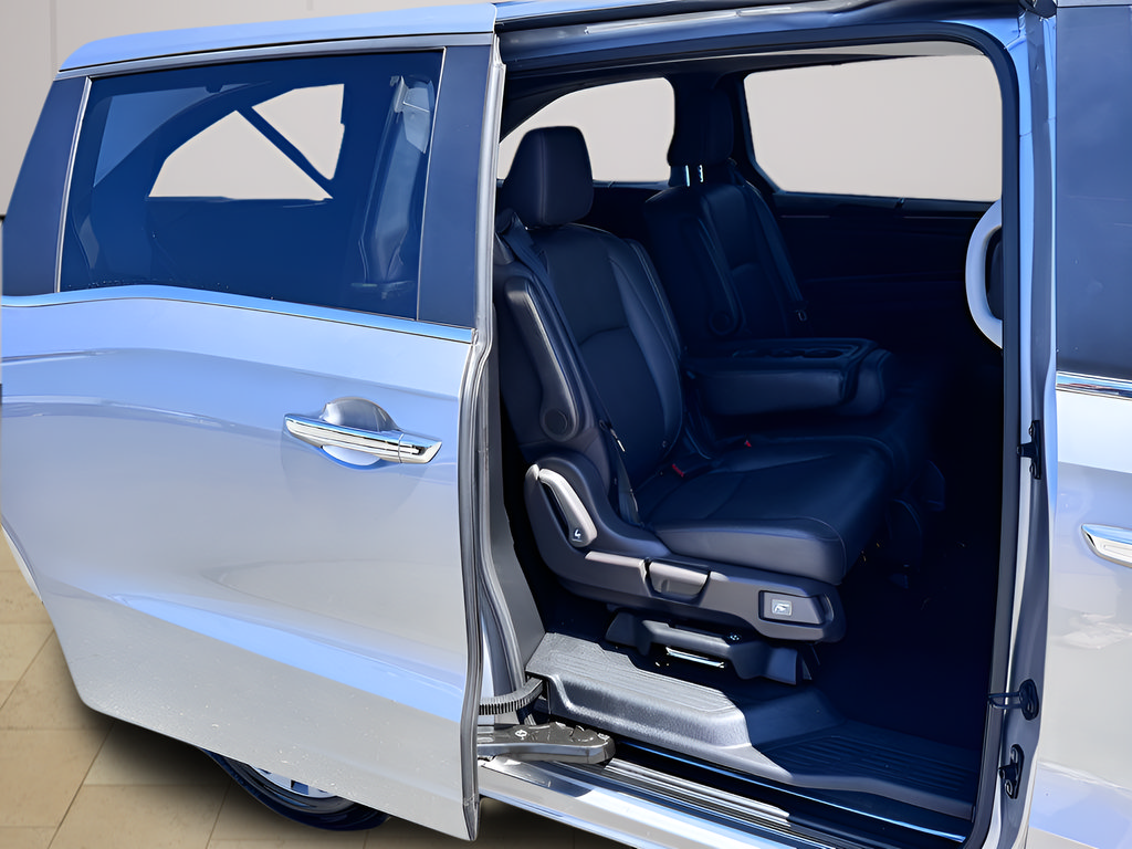 Used 2023 Honda Odyssey Touring image 34