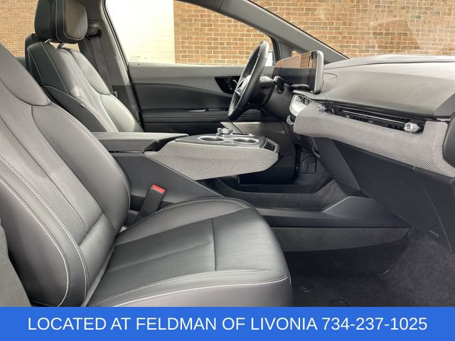 Used 2025 Cadillac Optiq Luxury 2 AWD/4WD image 28