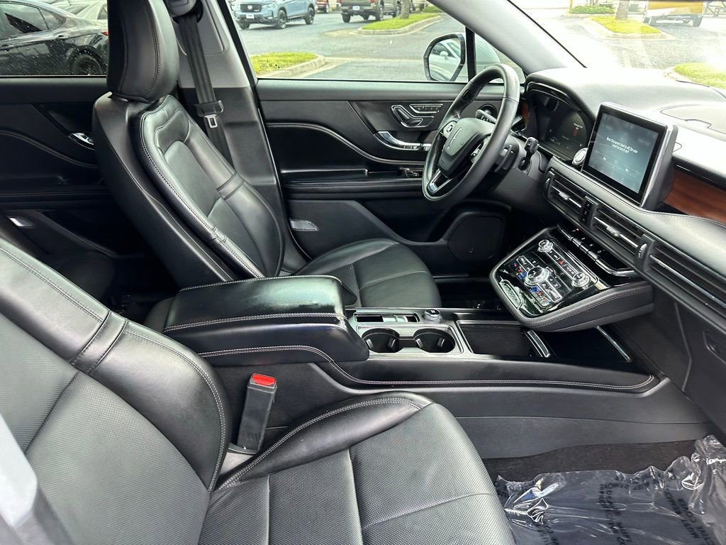 Used 2022 Lincoln Corsair Reserve w/ Luxury Package FWD image 21