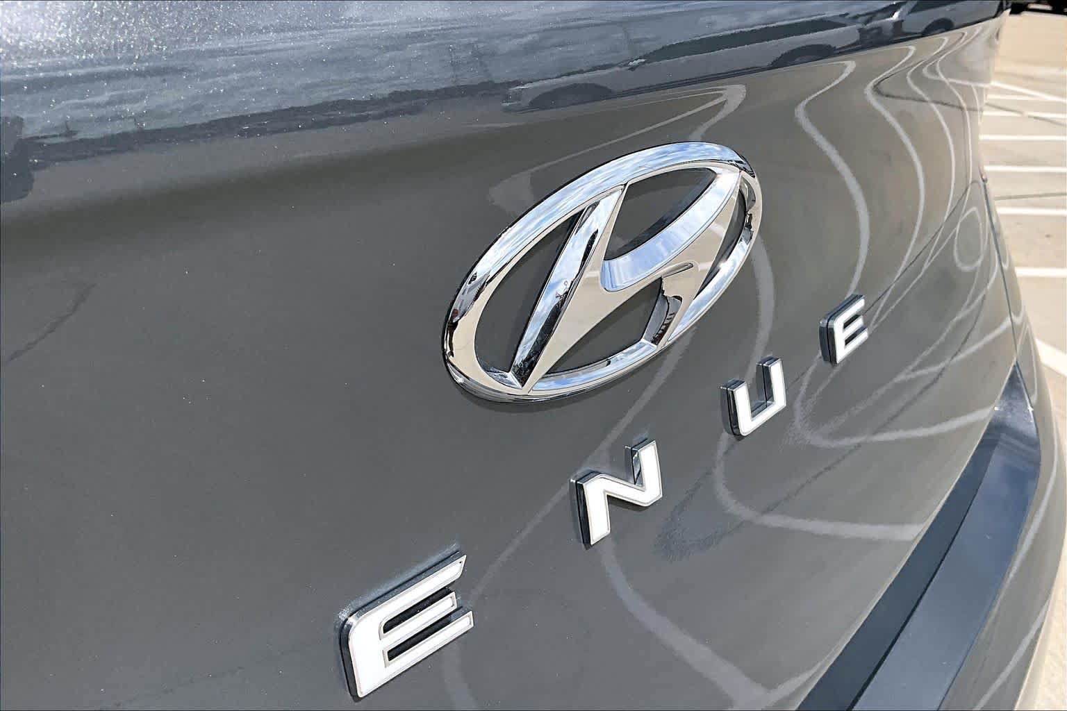 Used 2026 Hyundai Venue SEL FWD image 31