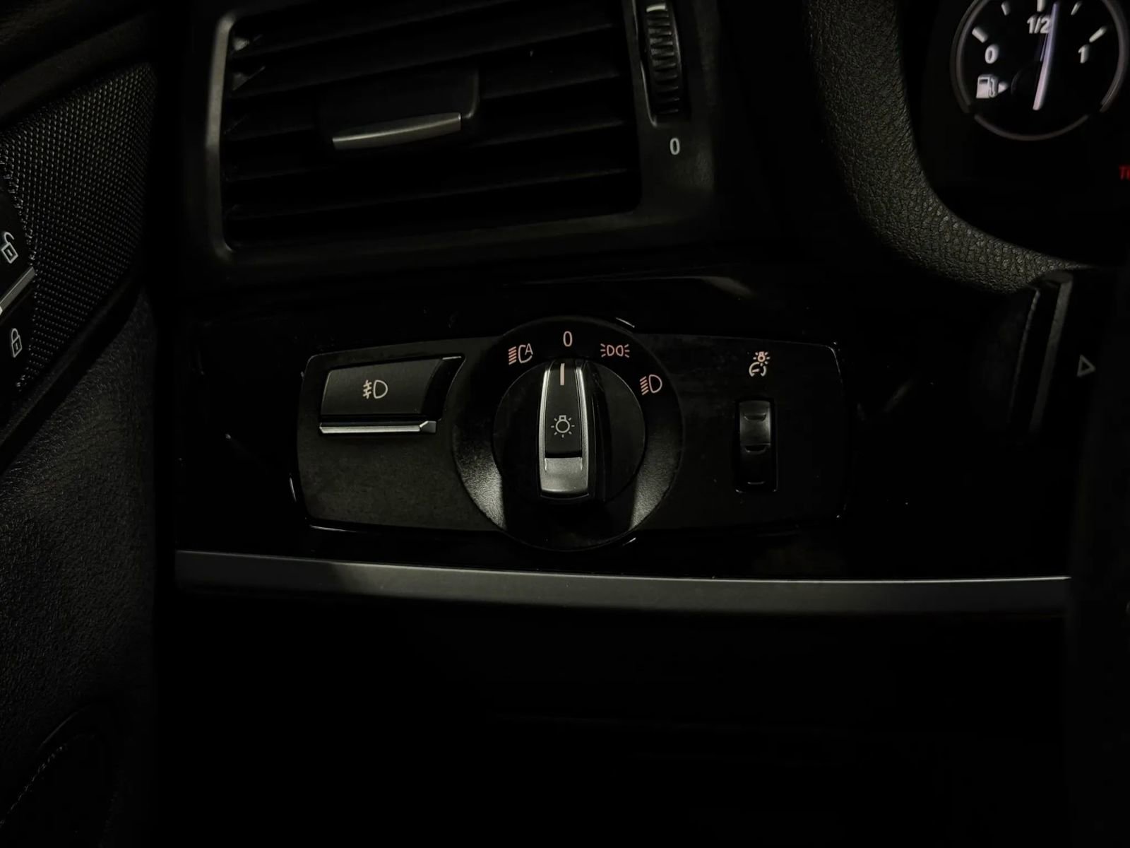 Used 2017 BMW X3 xDrive28i image 26