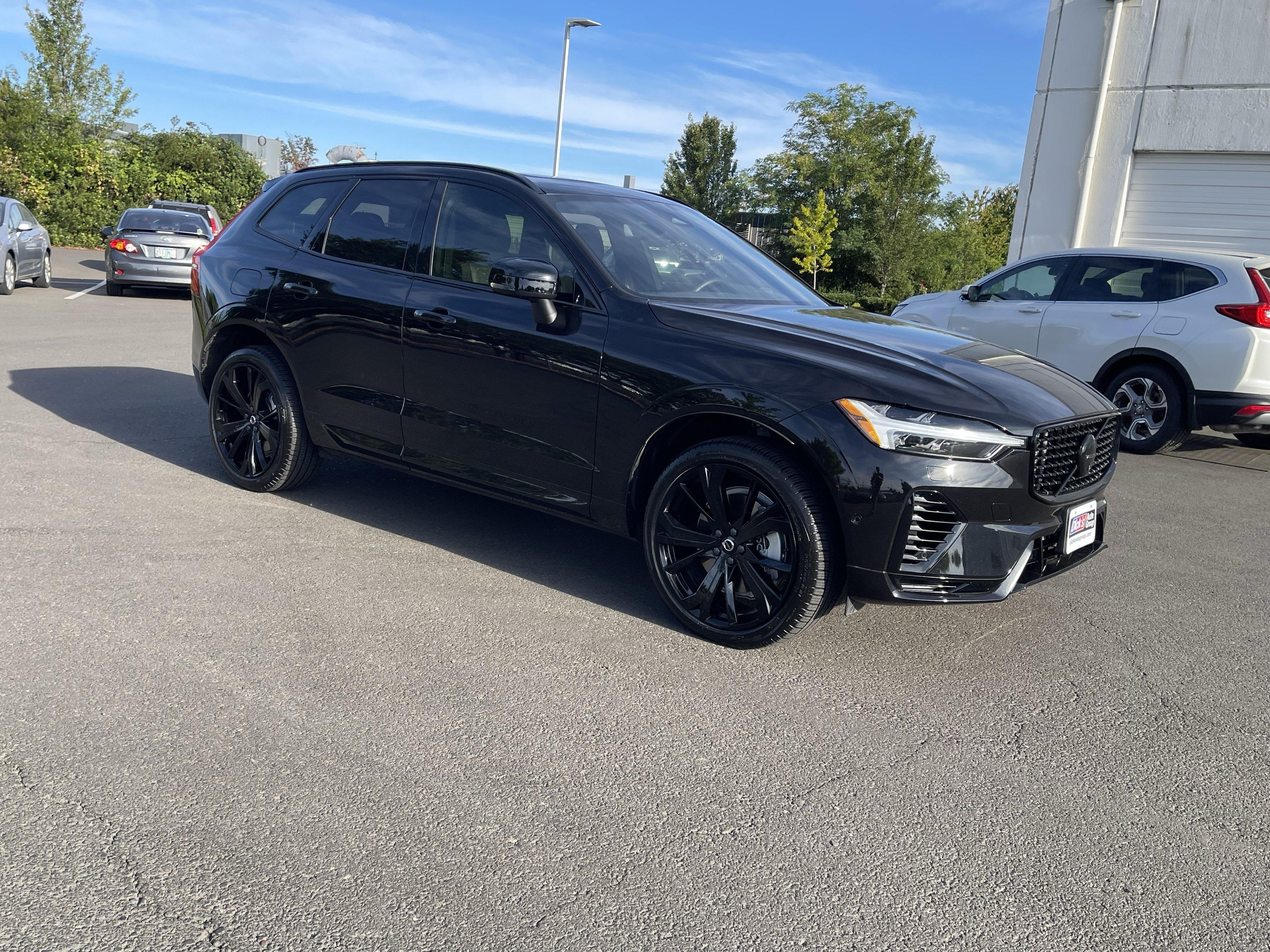 Used 2025 Volvo XC60 T8 Ultra w/ Climate Package AWD/4WD image 6