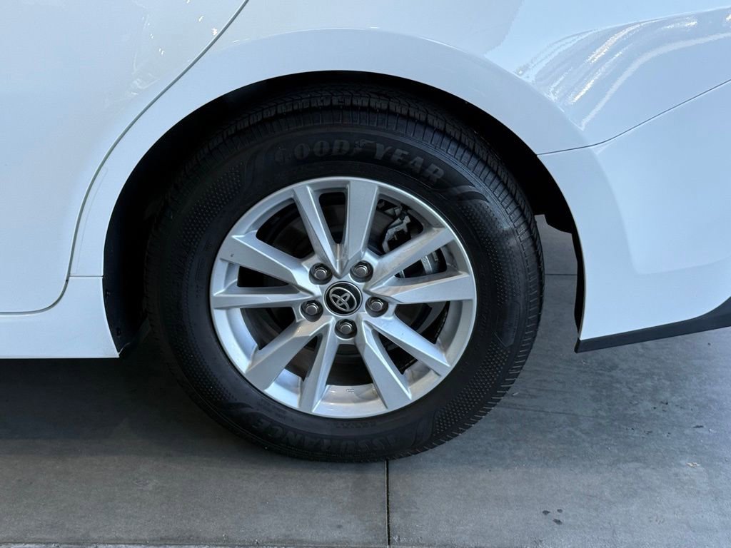 Used 2025 Toyota Camry LE image 14