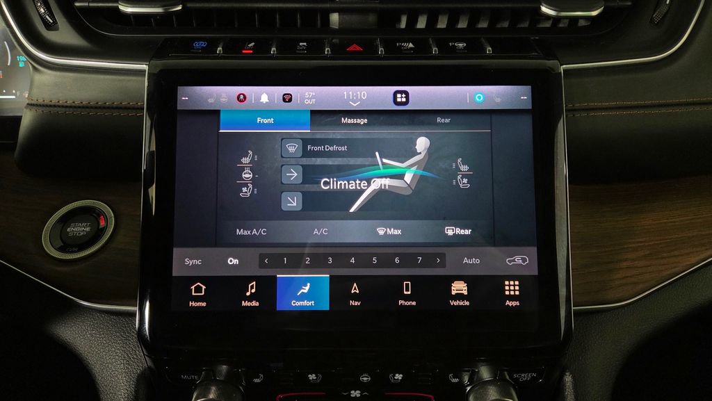 Used 2022 Jeep Grand Cherokee Summit w/ Luxury Tech Group V image 24