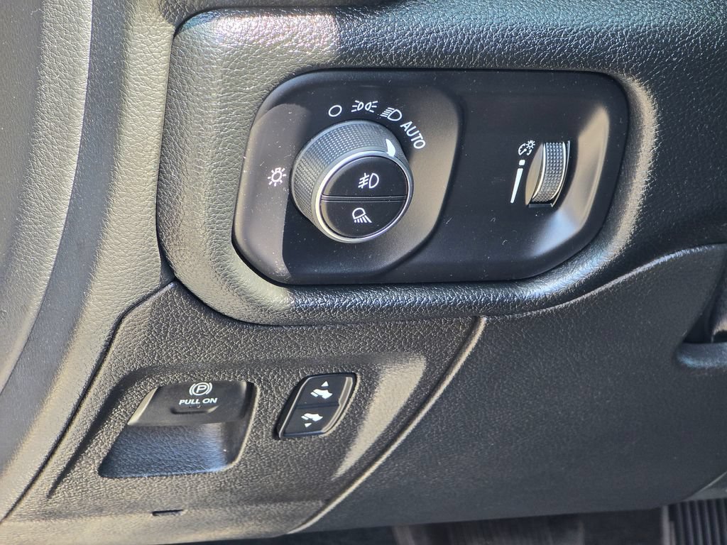 Used 2022 RAM 1500 Big Horn AWD/4WD image 36