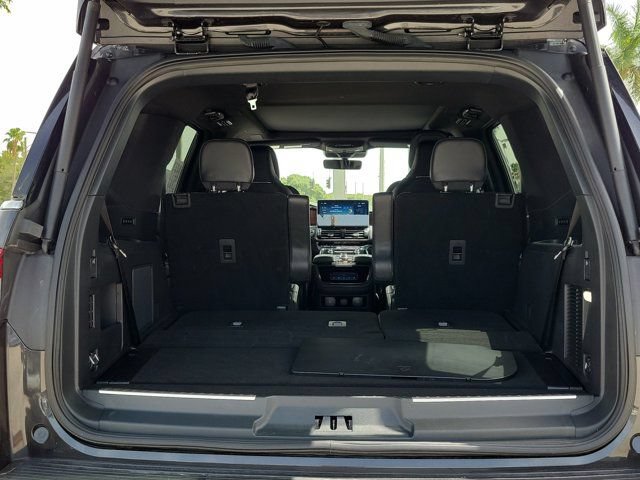 Certified 2024 Lincoln Navigator Reserve AWD/4WD image 8