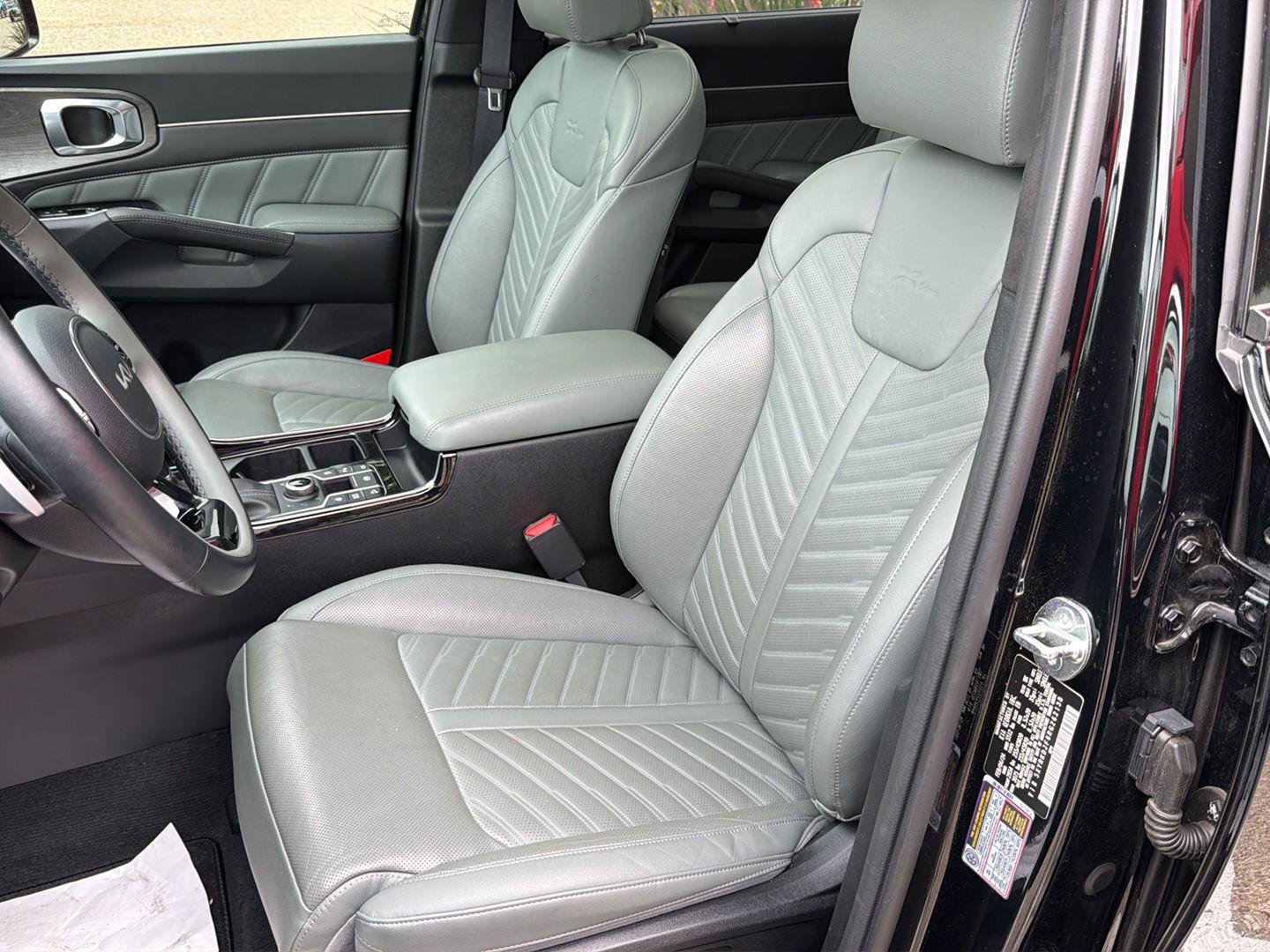 Used 2024 Kia Sorento SX Prestige w/ Sage Leather Package image 12