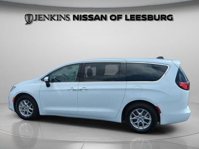 Used 2023 Chrysler Voyager LX FWD image 10