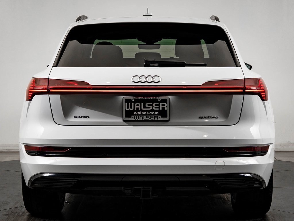 Used 2021 Audi e-tron Prestige w/ Prestige Package image 10