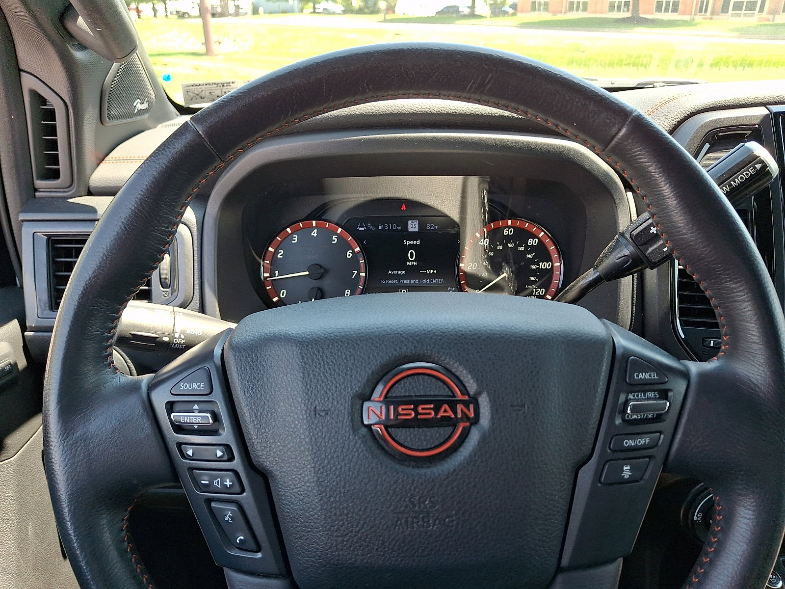 Used 2024 Nissan Titan PRO-4X w/ Pro-4x Convenience Package AWD/4WD image 26