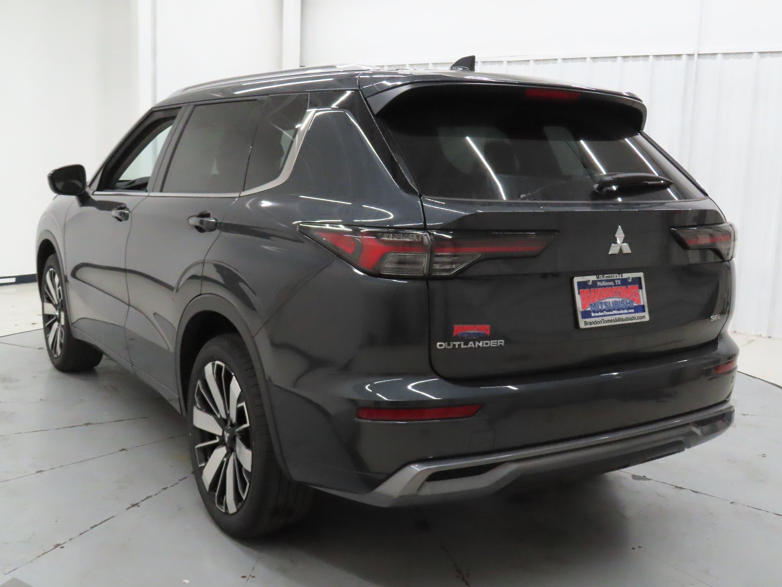 New 2026 Mitsubishi Outlander SEL FWD image 6
