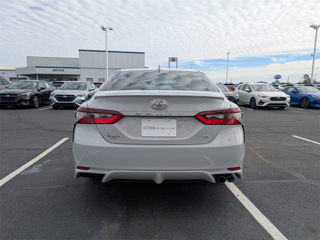 Used 2024 Toyota Camry SE image 6