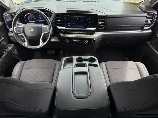 Used 2023 Chevrolet Silverado 1500 LT AWD/4WD image 14