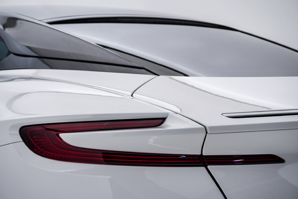 Used 2024 Aston Martin DB12 Coupe RWD image 13