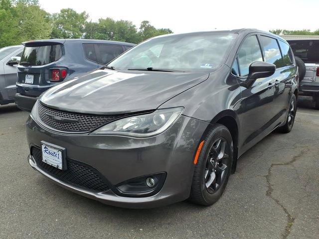 Used 2019 Chrysler Pacifica Touring Plus w/ S Appearance Package FWD image 5