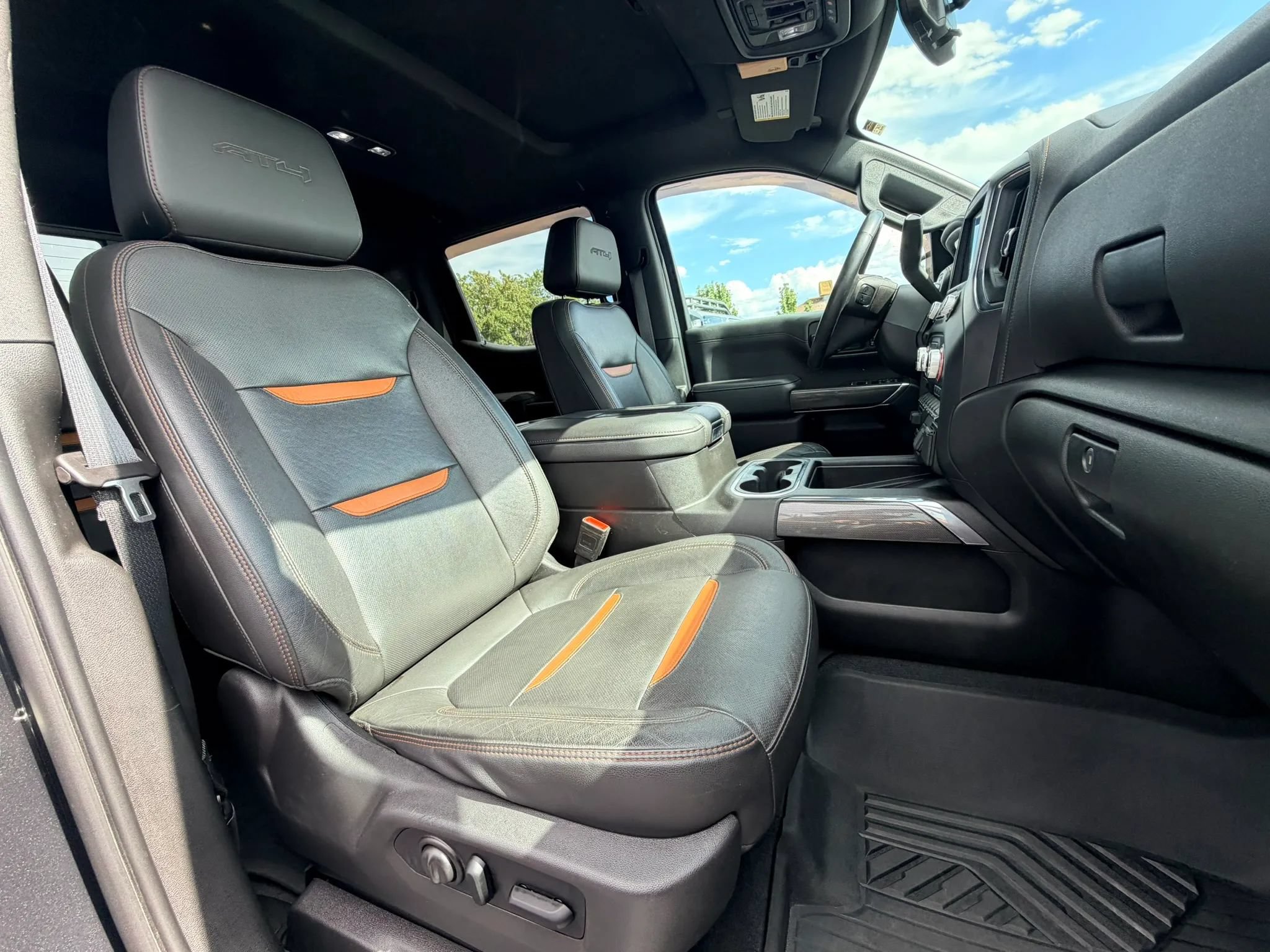 Used 2020 GMC Sierra 1500 AT4 w/ AT4 Premium Package AWD/4WD image 26