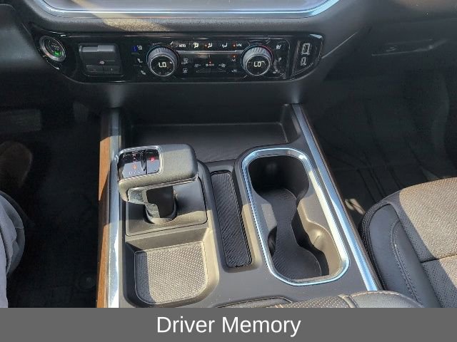 Used 2024 Chevrolet Silverado 1500 High Country w/ High Country Premium Package AWD/4WD image 5