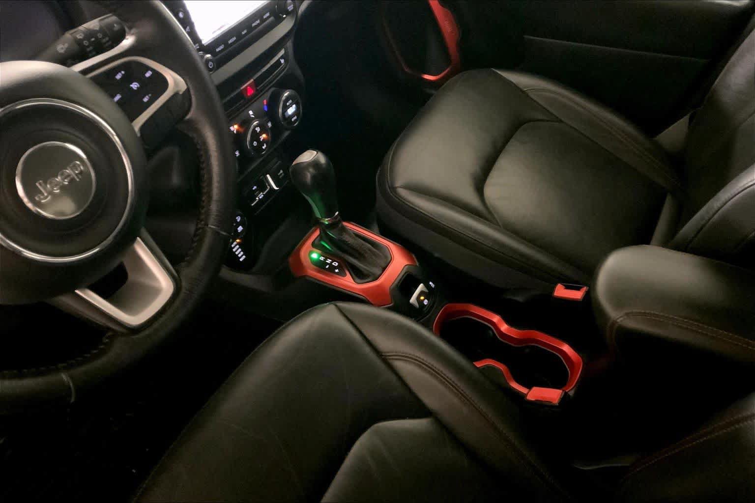 Used 2016 Jeep Renegade Trailhawk w/ Premium Trailhawk Package AWD/4WD image 15