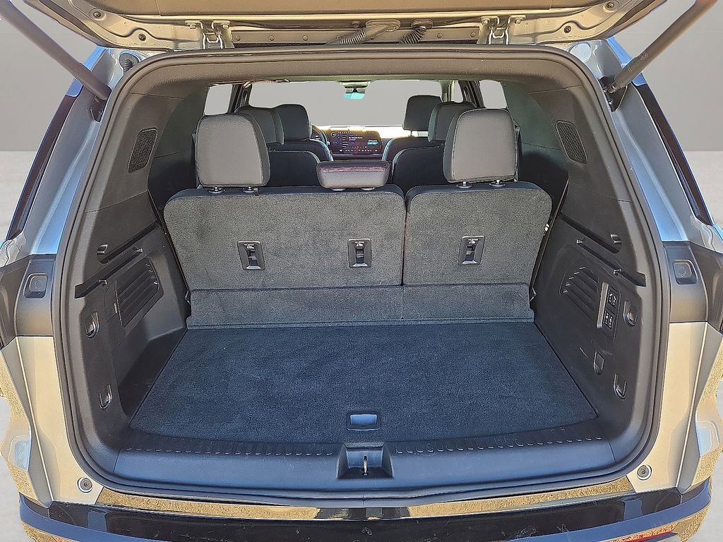 Used 2024 Chevrolet Traverse RS w/ LPO, Floor Liner Package image 15