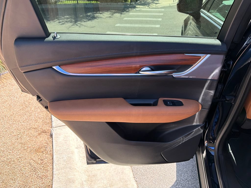 Used 2022 Cadillac XT5 Premium Luxury FWD image 33