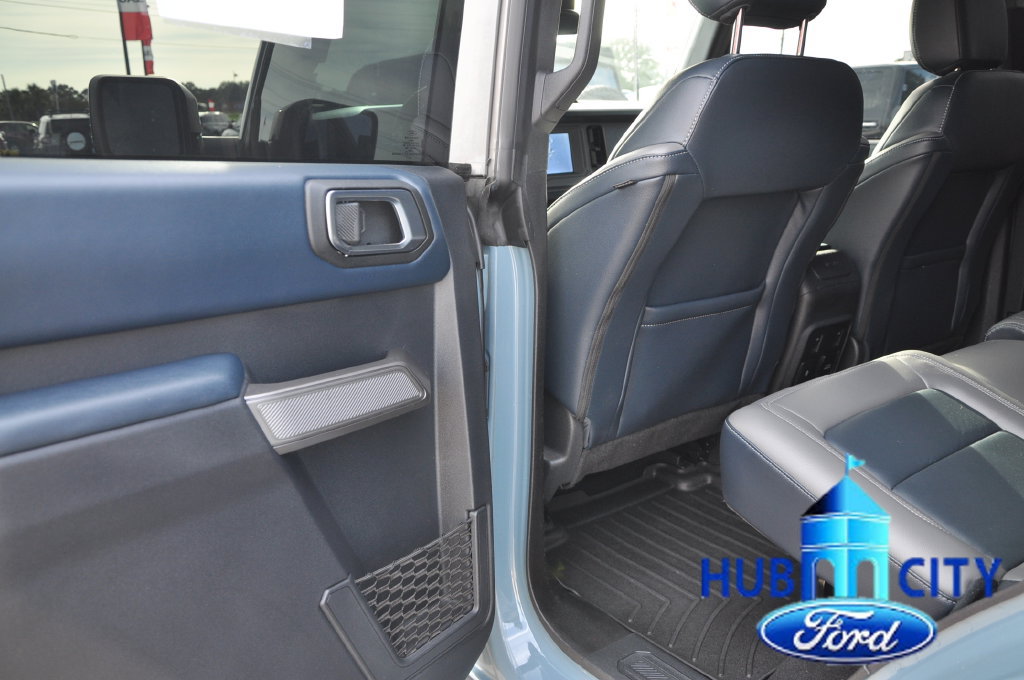 Used 2023 Ford Bronco Outer Banks AWD/4WD image 13