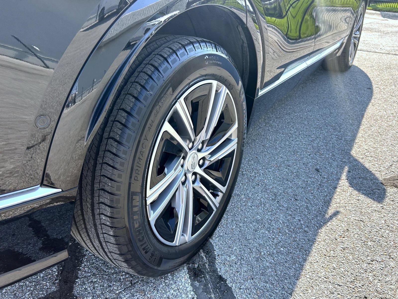 Certified 2024 Cadillac Lyriq Luxury AWD/4WD image 12