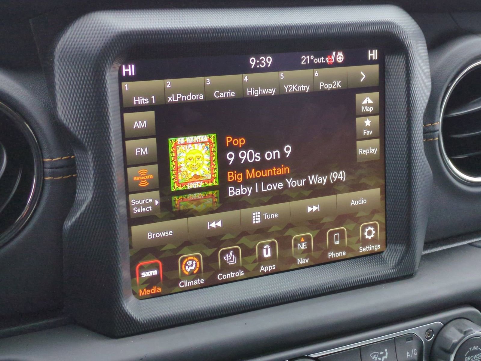 Used 2023 Jeep Wrangler Altitude image 34