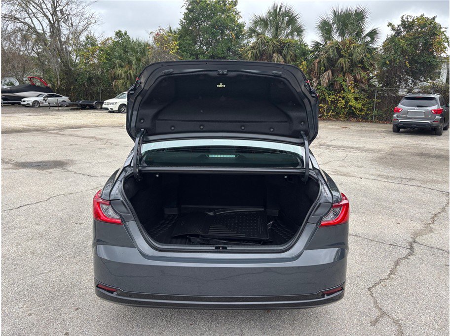 Used 2025 Toyota Camry XLE image 42