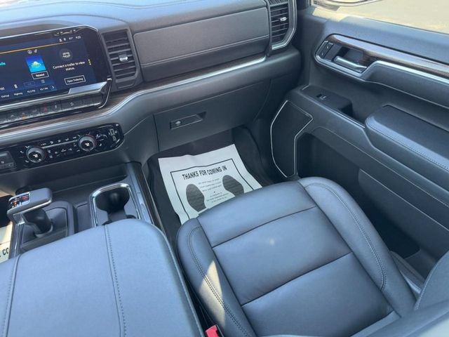 Used 2025 Chevrolet Silverado 1500 LT AWD/4WD image 15