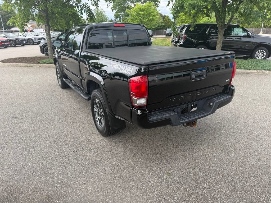 Used 2017 Toyota Tacoma TRD Sport w/ Tow Package (A/T) AWD/4WD image 3