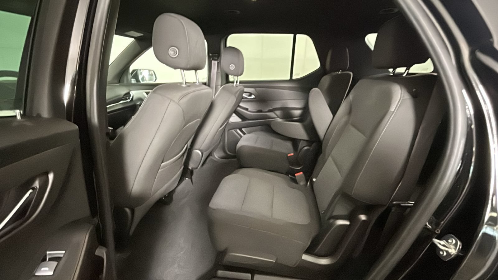 Used 2023 Chevrolet Traverse LT FWD image 30