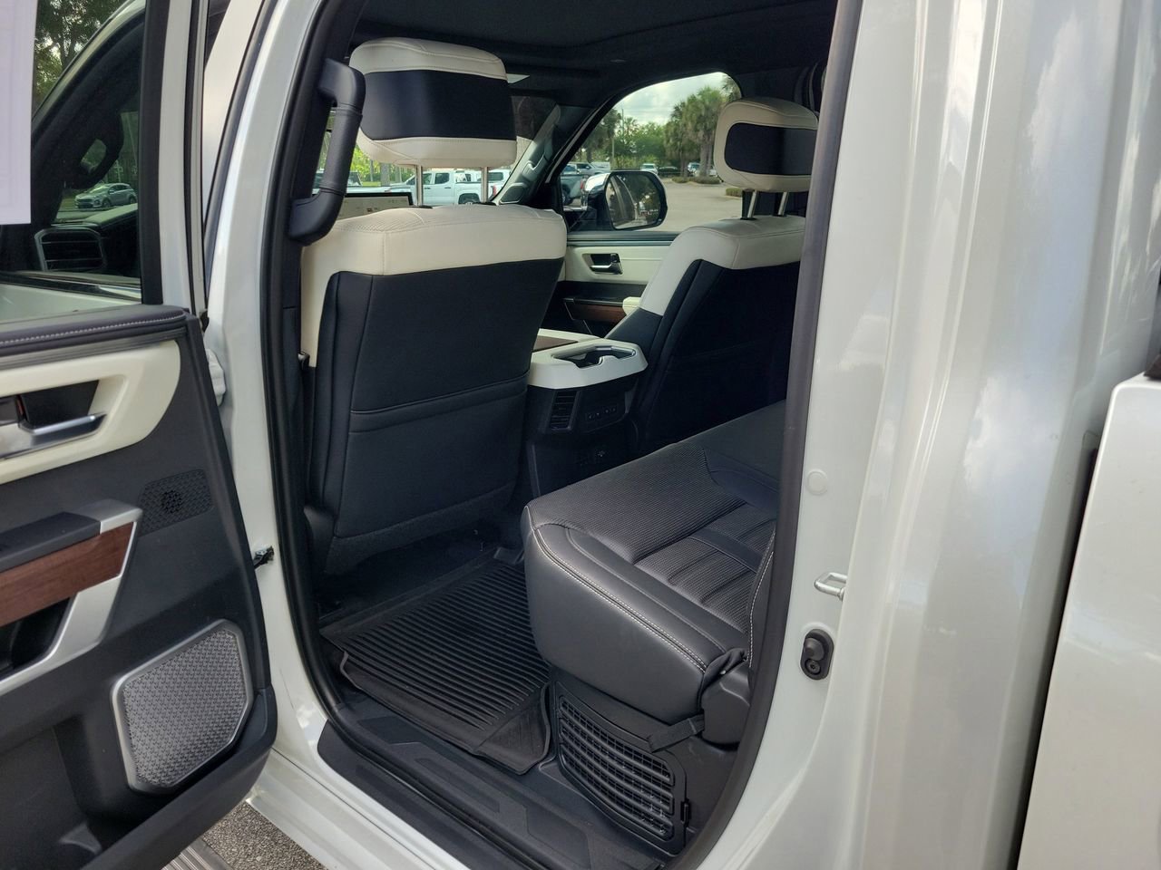 Used 2024 Toyota Tundra Capstone AWD/4WD image 9