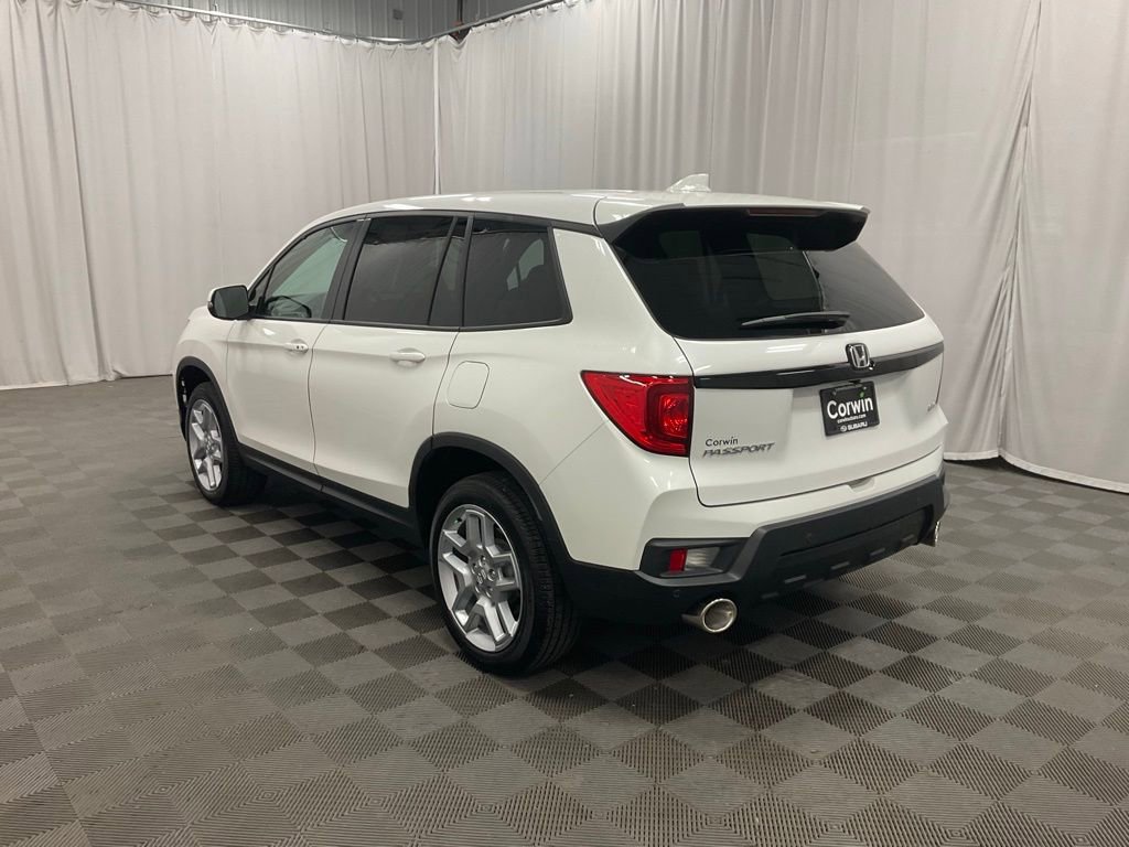 Used 2024 Honda Passport EX-L image 3