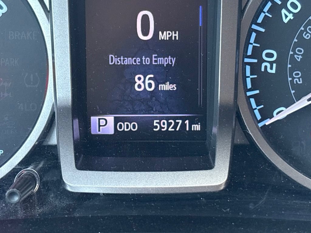 Used 2018 Toyota Tacoma SR5 AWD/4WD image 18