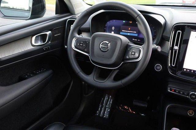 Used 2023 Volvo XC40 B5 Ultimate w/ Protection Package Premier AWD/4WD image 26