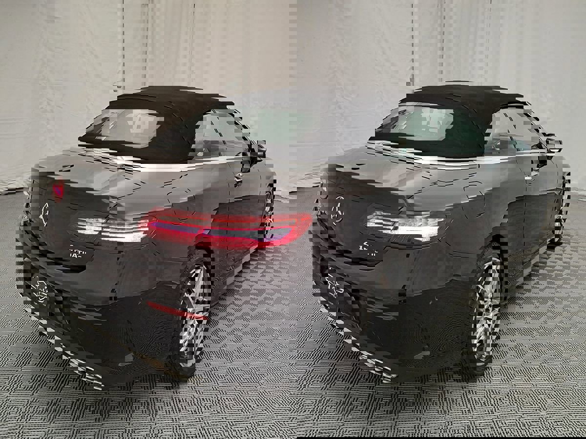 Used 2019 Mercedes-Benz E 450 4MATIC Cabriolet image 11