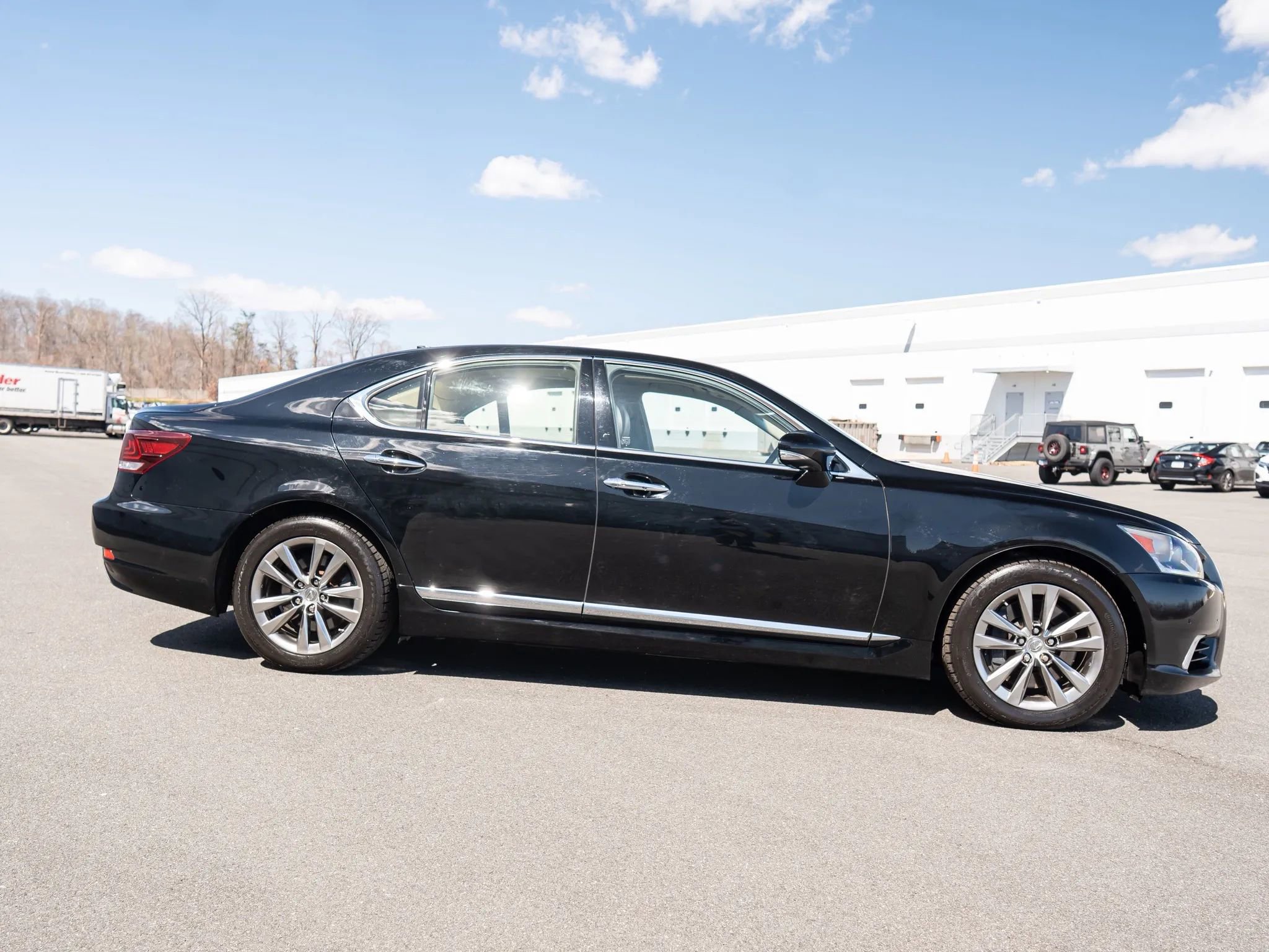 Used 2016 Lexus LS 460 AWD w/ Comfort Package image 7