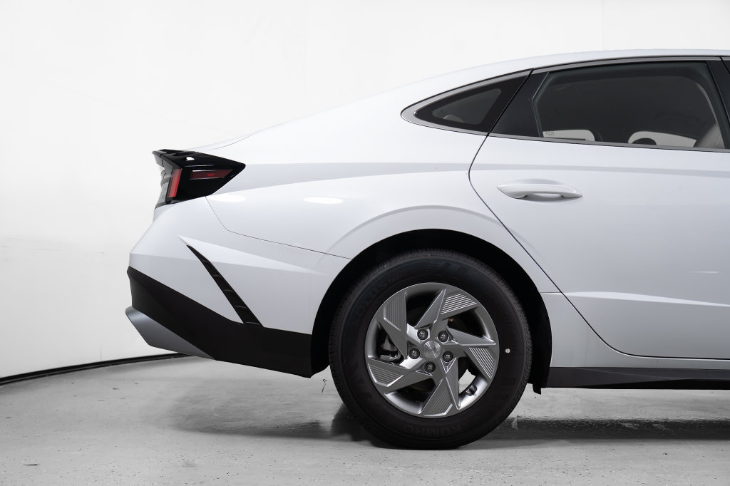 New 2026 Hyundai Sonata SE FWD image 5