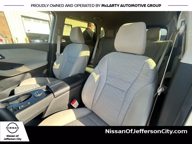Used 2023 Nissan Rogue SV AWD/4WD image 19