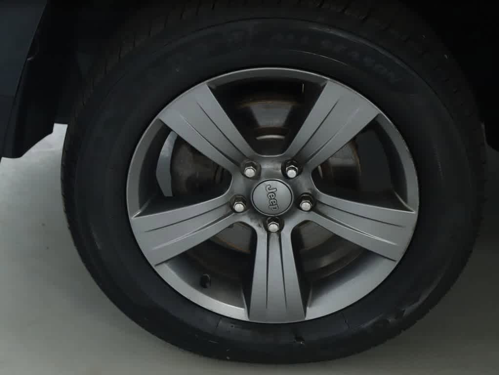 Used 2014 Jeep Patriot High Altitude FWD image 38