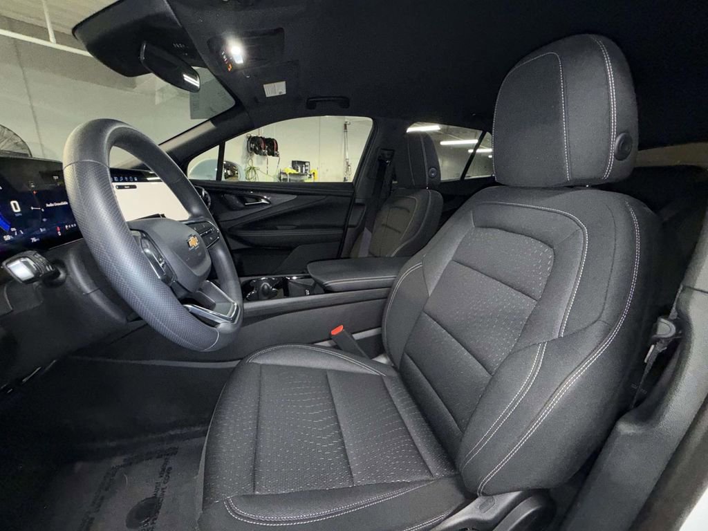 Used 2025 Chevrolet Blazer EV LT image 2