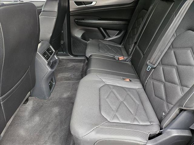 Used 2024 Volkswagen Atlas Cross Sport SE image 16