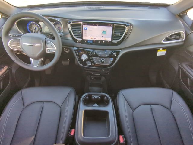 New 2026 Chrysler Voyager LX image 18