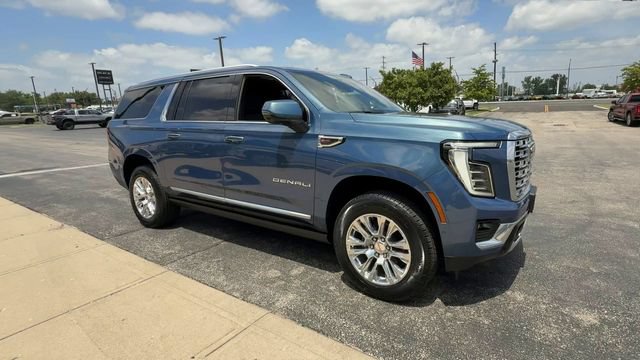 New 2026 GMC Yukon XL Denali w/ Sun & Power Step Package AWD/4WD image 2