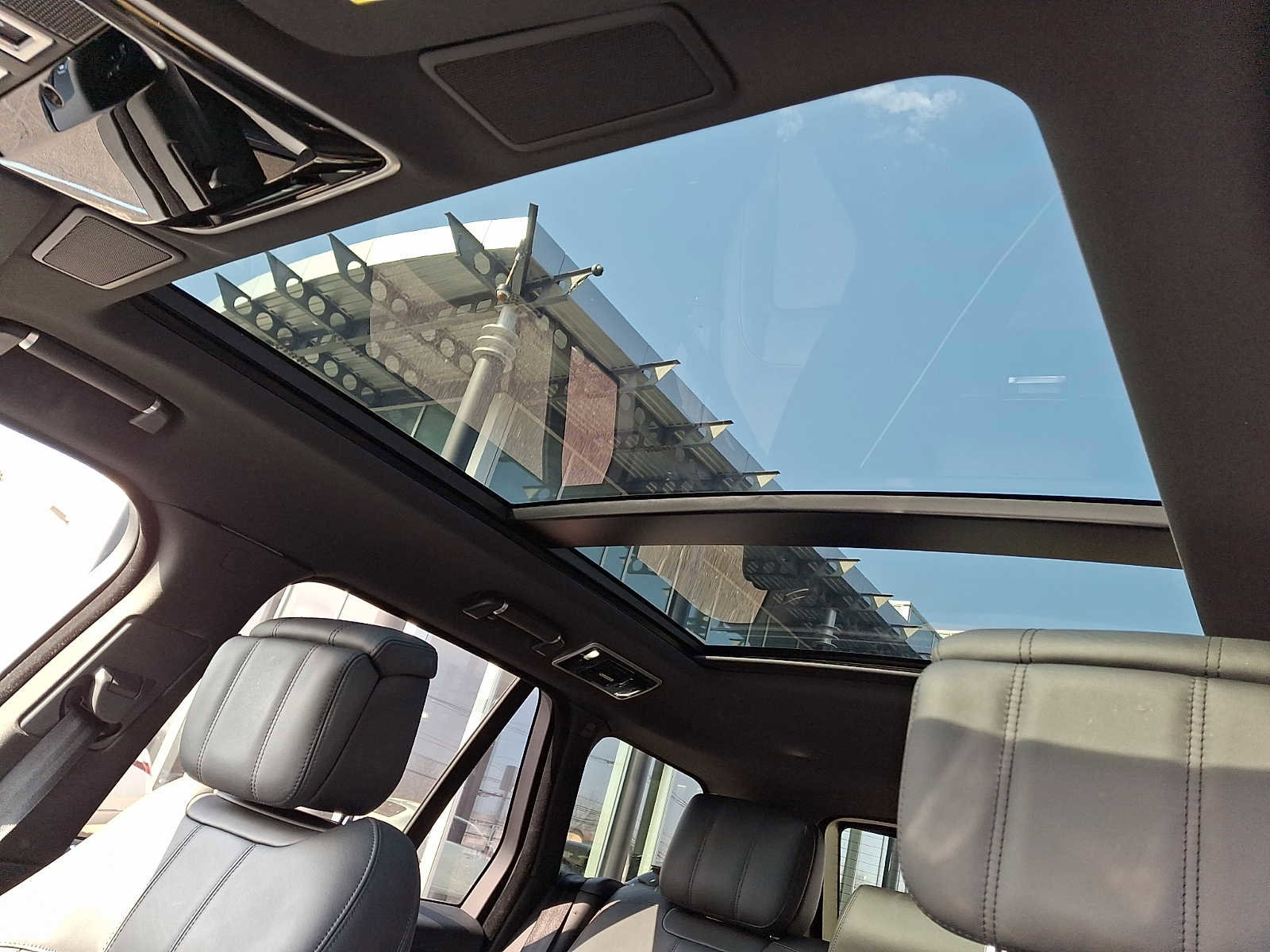 Used 2021 Land Rover Range Rover Westminster Edition image 11