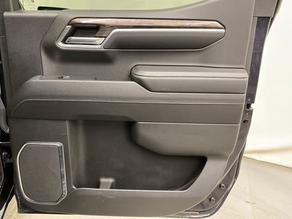 Used 2023 Chevrolet Silverado 1500 LTZ AWD/4WD image 13