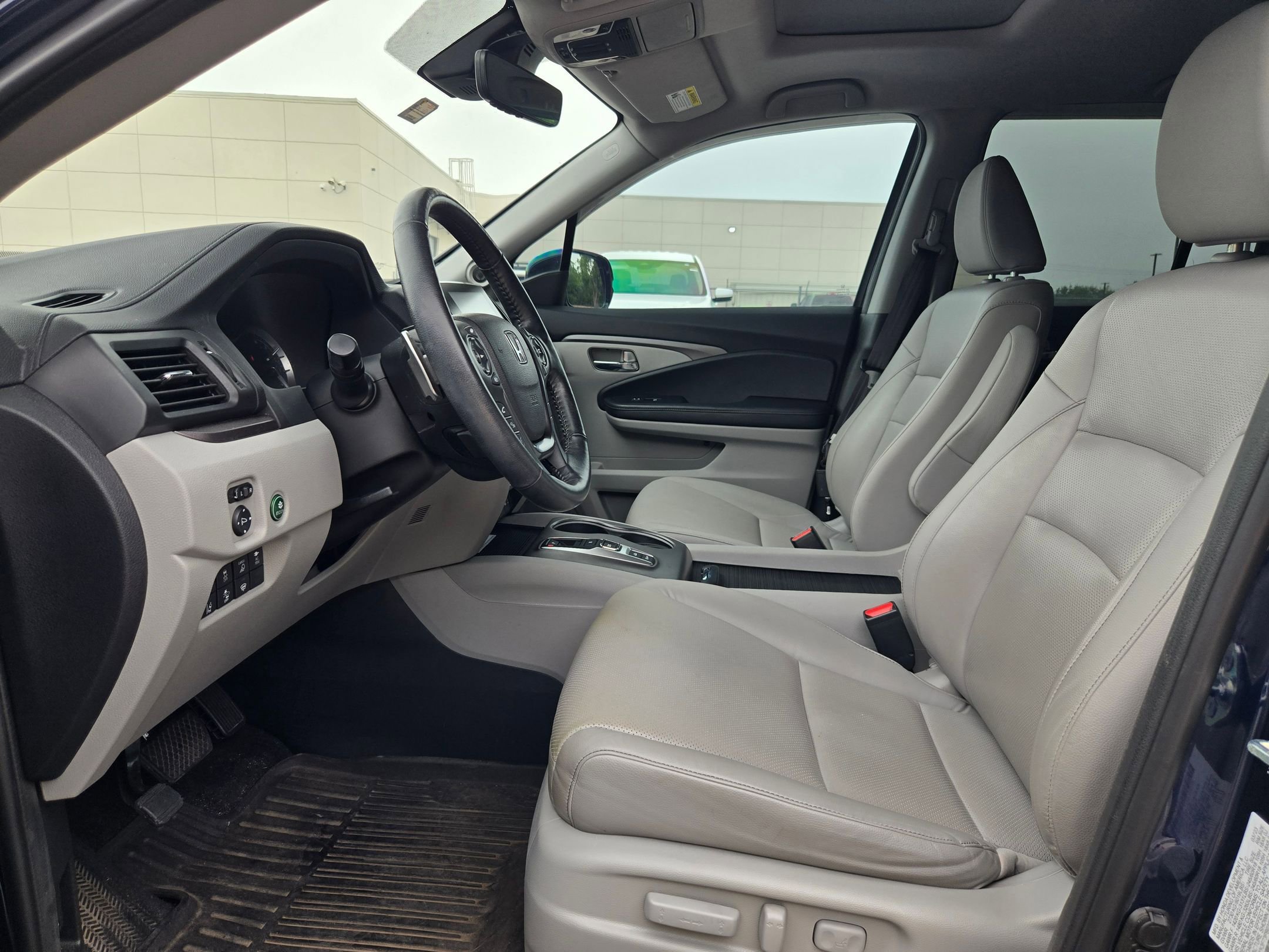 Used 2023 Honda Ridgeline RTL-E image 9