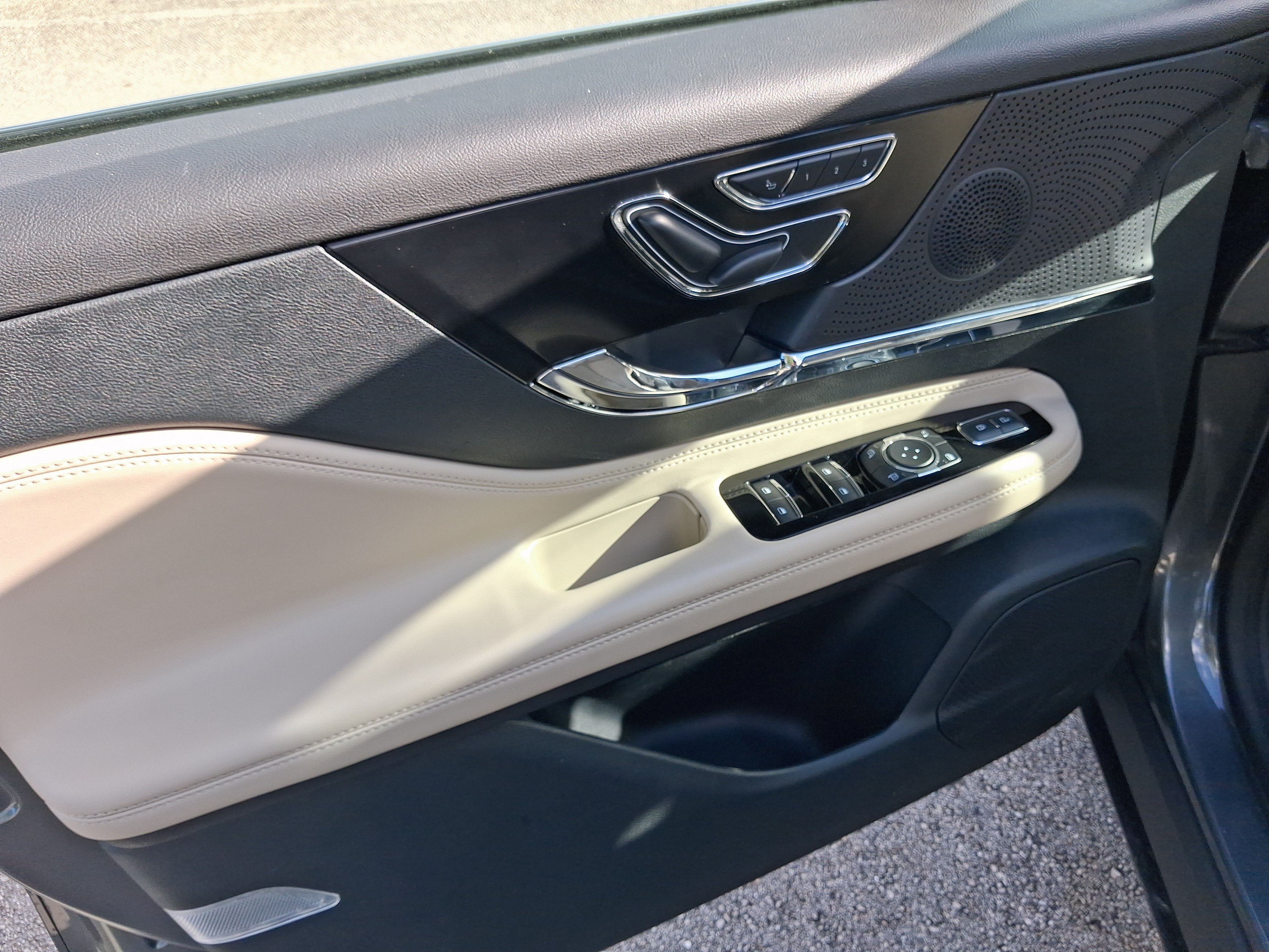 Certified 2025 Lincoln Corsair FWD image 13