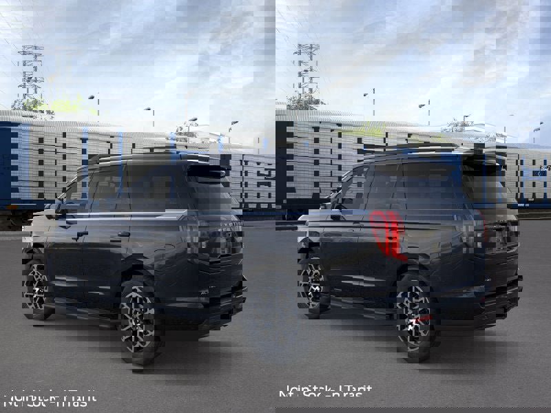 New 2025 Ford Expedition Active image 4