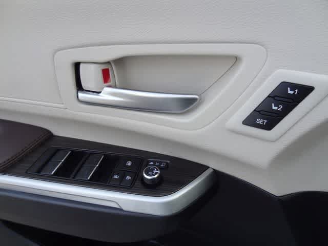 Certified 2023 Toyota Sienna Platinum AWD/4WD image 27